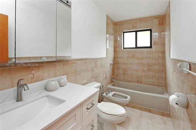 Building Photo - 2220 SW 90th Ave