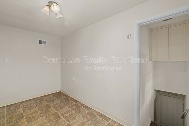 Building Photo - 231 Emerling Dr