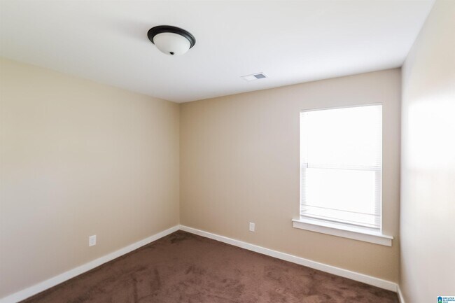 Building Photo - 47 Carriage House Rd SW