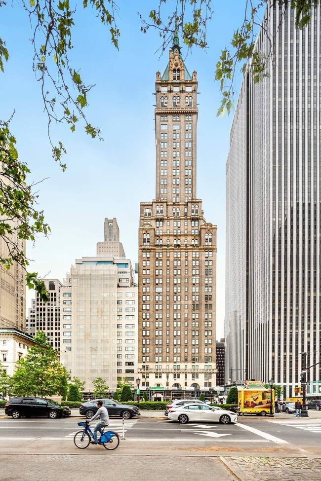 Building Photo - 781 5th Ave