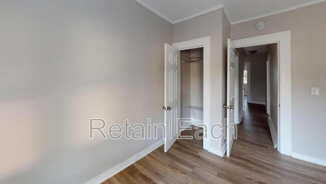 Building Photo - 116 Ridgeway Ave