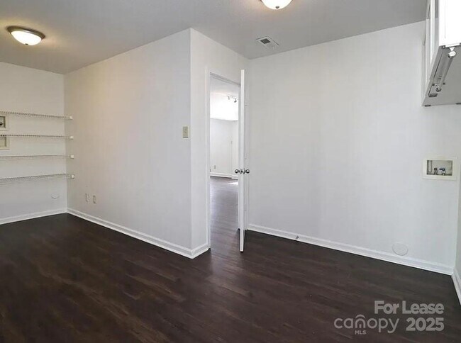 Building Photo - 3609 McDuff Ct