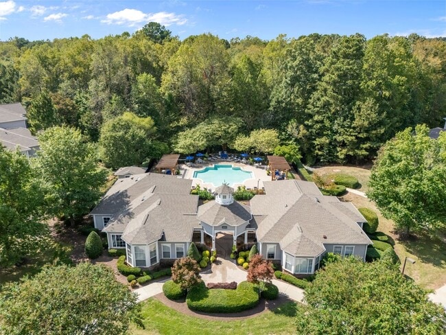Building Photo - Spacious 3-Story End-Unit Townhome Near RTP
