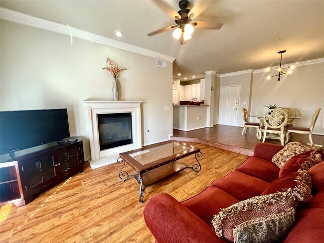 Building Photo - 2400 McCue Rd