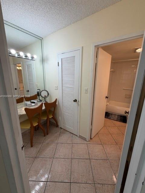 Building Photo - 3725 S Ocean Dr
