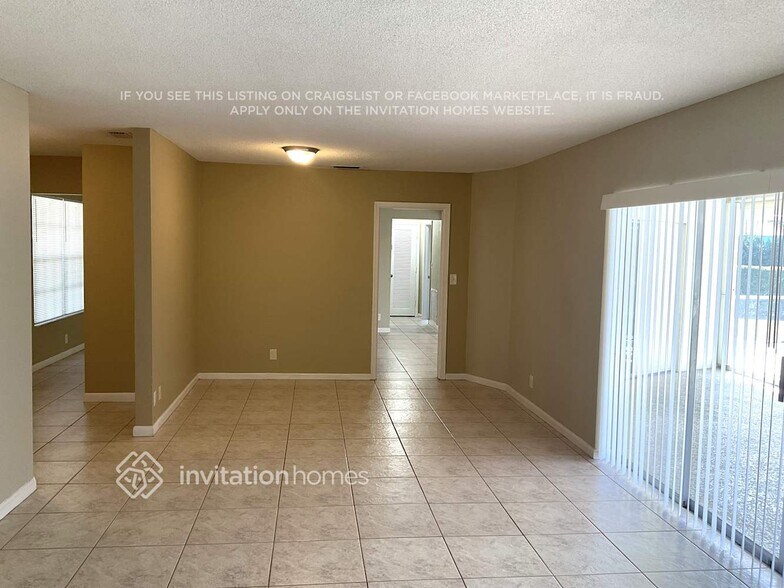 Building Photo - 4030 NW 103rd Dr