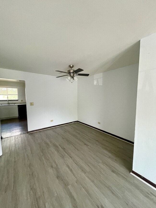 Building Photo - 1703 W Mansard Ln