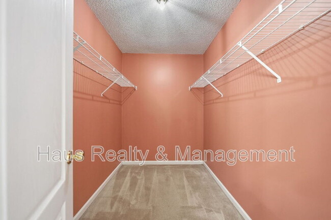 Building Photo - 1361 Jenny Ln