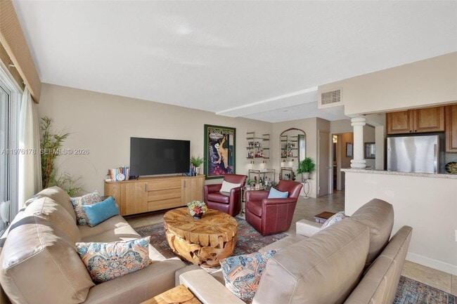 Building Photo - 180 Isle of Venice Dr