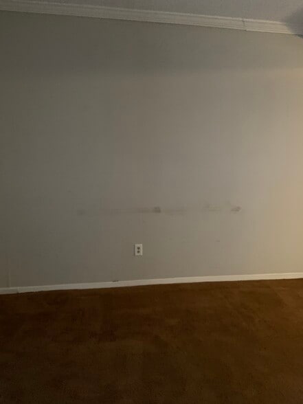 Building Photo - 5588 Clarke Address