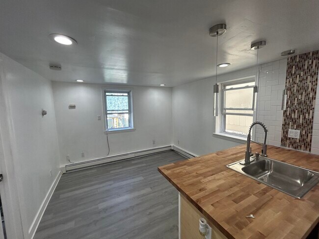 Building Photo - 6809 Grand Ave