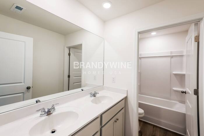 Building Photo - 508 Almere Dr