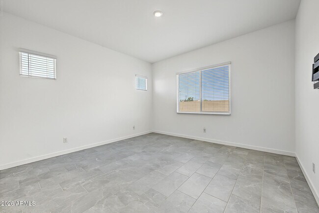 Building Photo - 9654 W Mitchell Dr