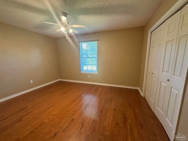 Building Photo - 1301 Little Creek Cir