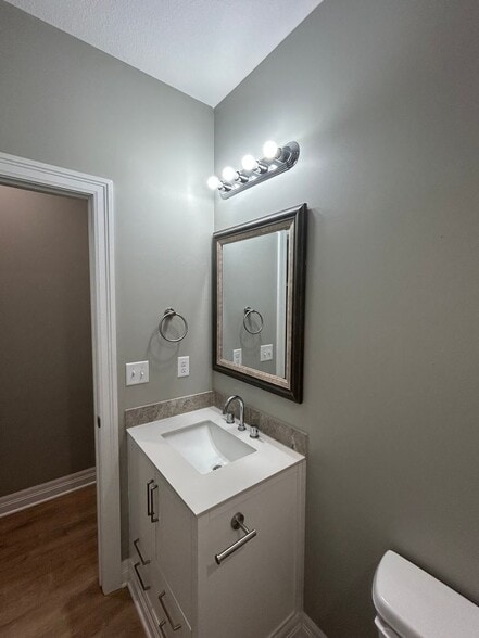 Building Photo - 1124 Sontag Ct