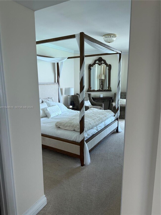 Building Photo - 5025 Collins Ave