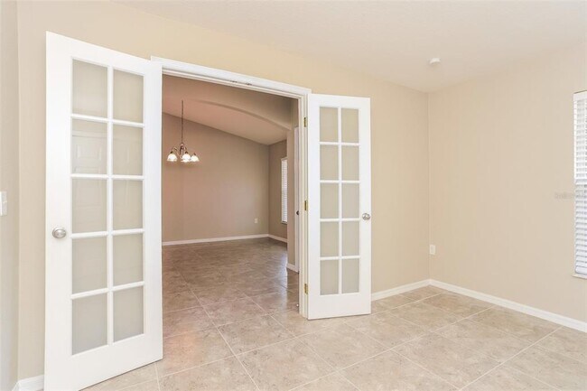 Building Photo - 1903 Ray Pl