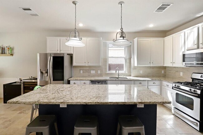 Building Photo - 18121 Whitewater Cove