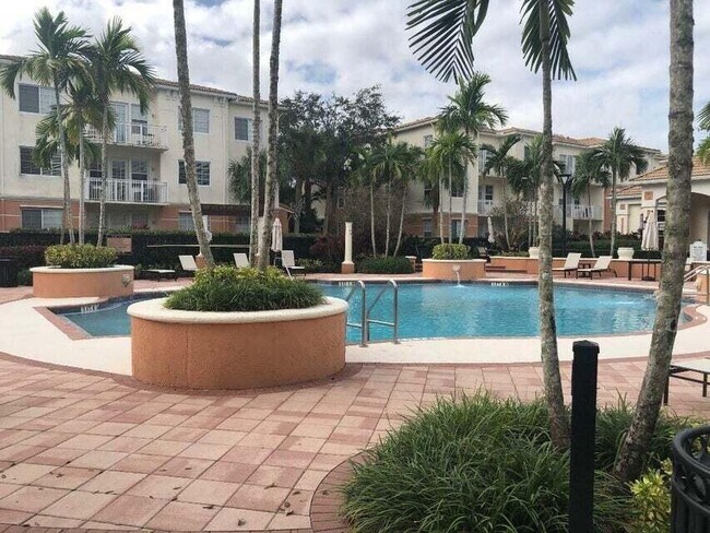 Building Photo - 9849 Baywinds Blvd