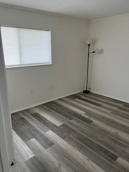 Building Photo - 3504 Beneva Rd