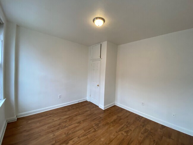 Building Photo - 120 George N St