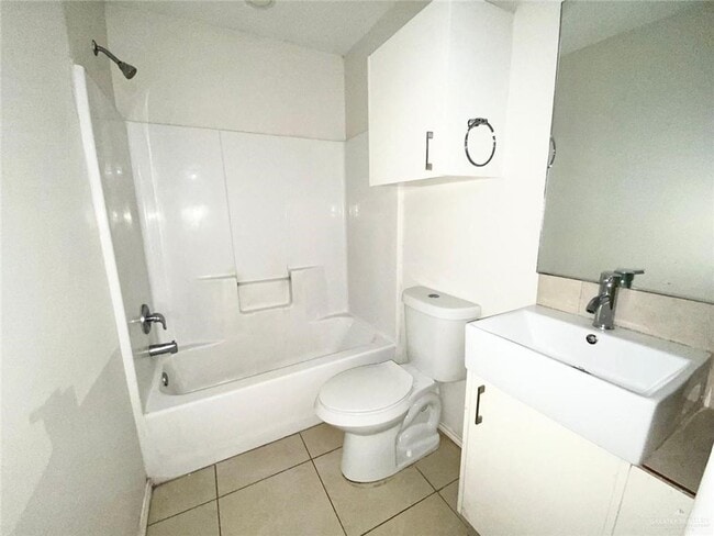 Building Photo - 13 Magdalena St