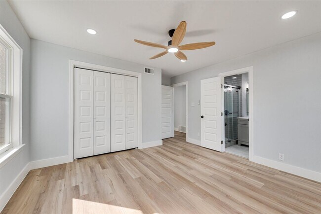 Building Photo - Built for Entertaining. Designed for Living. Fresh Style. Smart Layout. Perfect Location