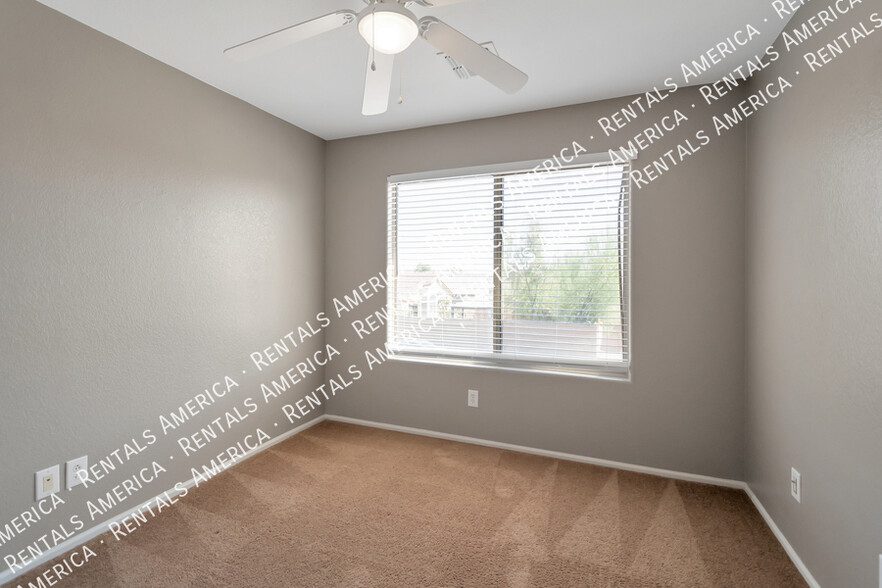 Building Photo - 1028 E Dragon Fly Rd