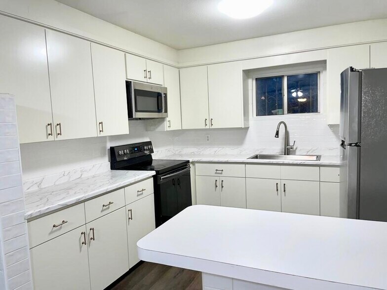 Kitchen - 704 S 25th St