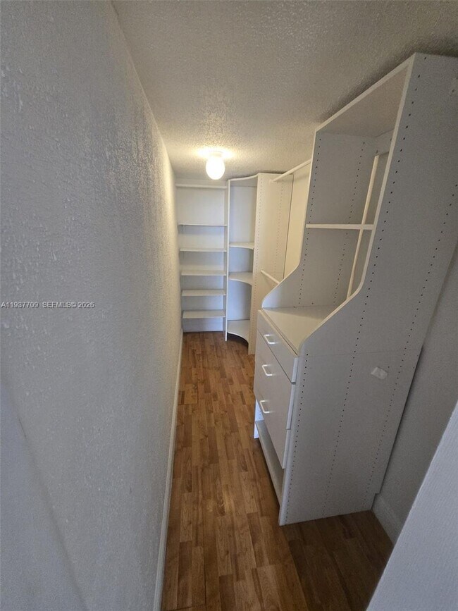 Building Photo - 13499 Biscayne Blvd