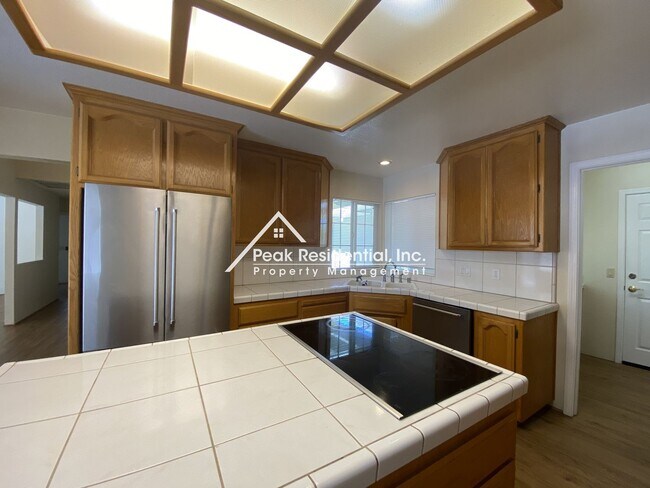 Building Photo - Spacious 3bd/2ba Auburn Home With Bonus Ro...