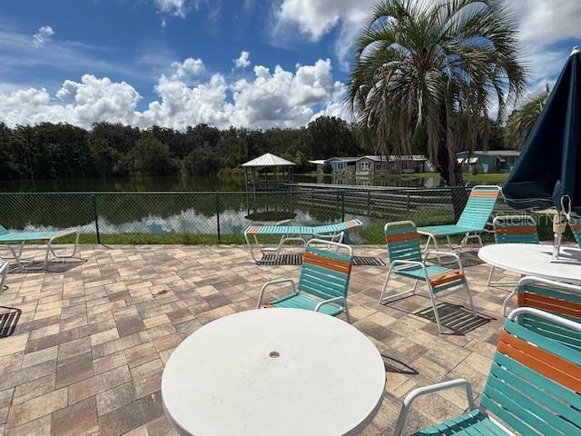 Building Photo - 605 Sunnyside Dr