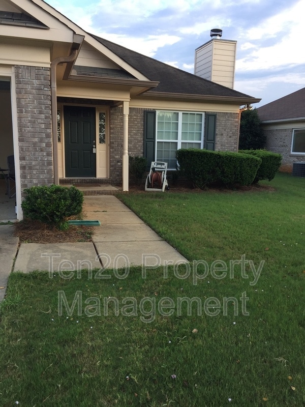 Building Photo - 8029 Silverado Dr