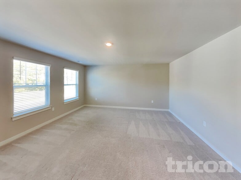 Building Photo - 1736 Lannister Ave