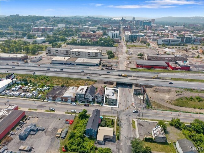 Building Photo - 600 Burnet Ave