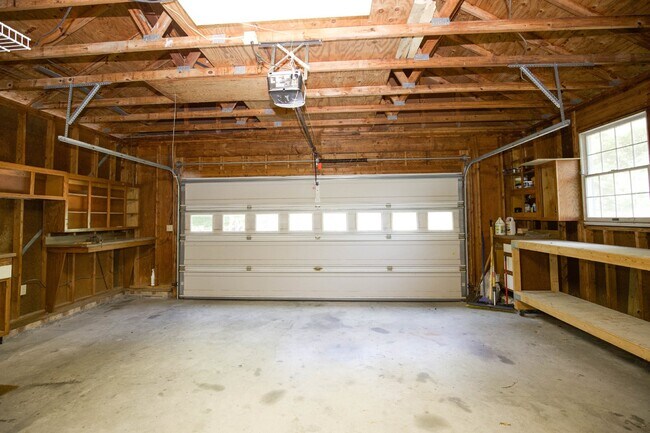 Building Photo - "3-Bedroom Home on Fox Hunt Lane in Southern Pines – Cozy Living Awaits!"
