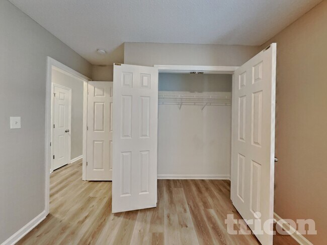 Building Photo - 139 Creekside Dr