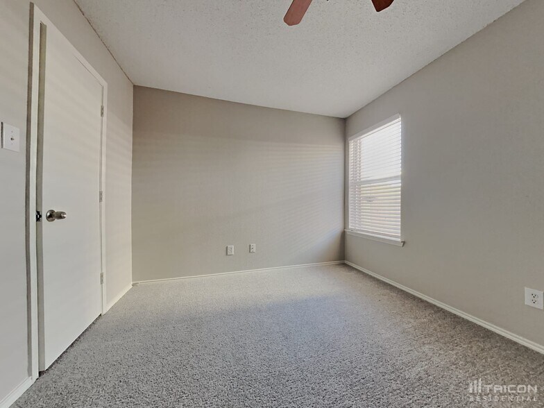 Building Photo - 2637 Ensenada Ln