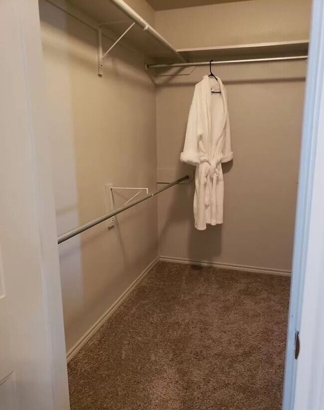 Building Photo - Rare 4 Bedroom Available 10/14/24 In Frenship