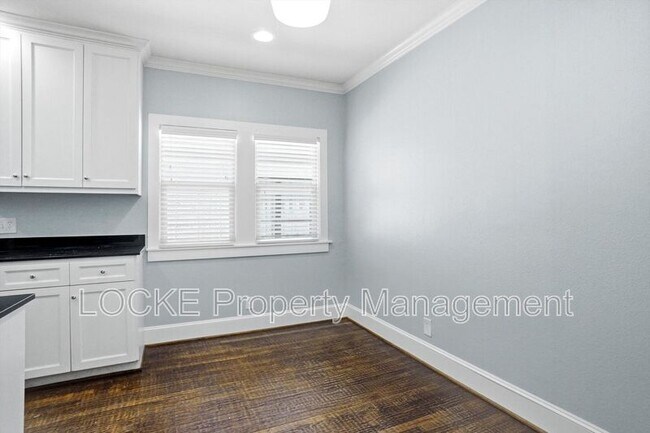 Building Photo - 3304 Cockrell Ave