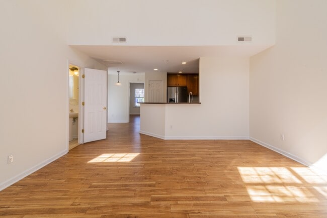 Building Photo - 18457 Streamline Ct