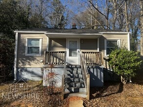 Building Photo - 4 Prancer Ave