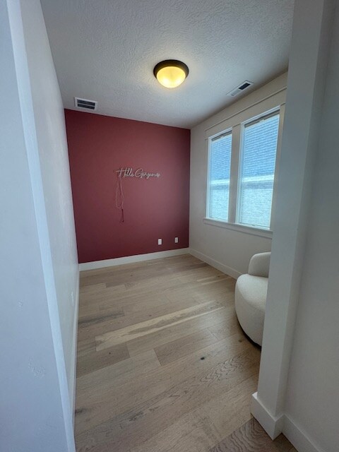 Building Photo - 555 S Proctor Ln