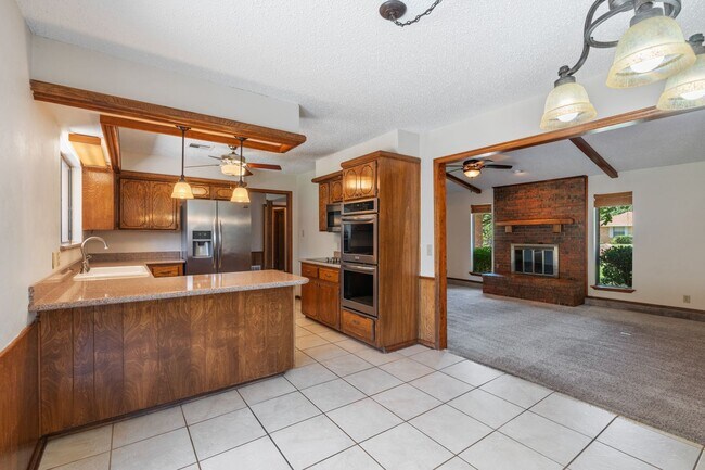 Building Photo - Well-Kept Home in Crosby Park Estates