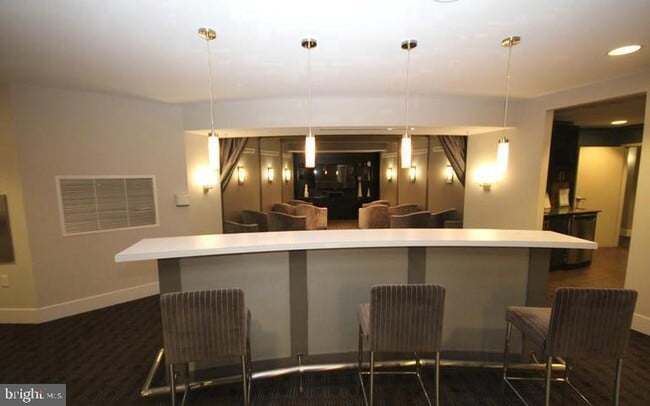 Building Photo - 525 N Fayette St