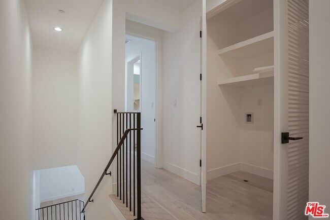 Building Photo - 1651 S Hayworth Ave