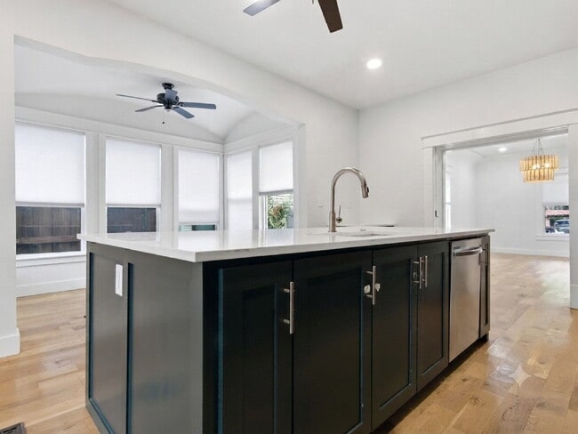 Building Photo - "Elegant 4-Bedroom 2.5-Bath Victorian Charm Meets Modern Luxury!"