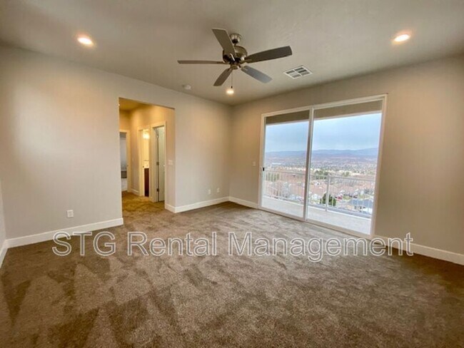Building Photo - 438 N Stone Mountain Dr