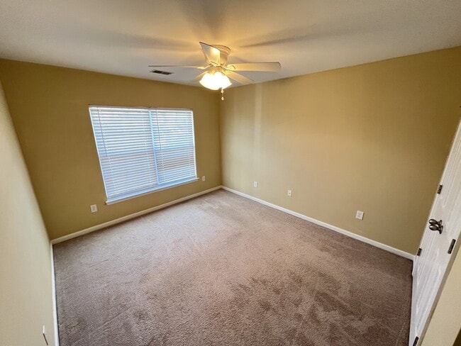 Building Photo - 1221 Briar Rose Ln