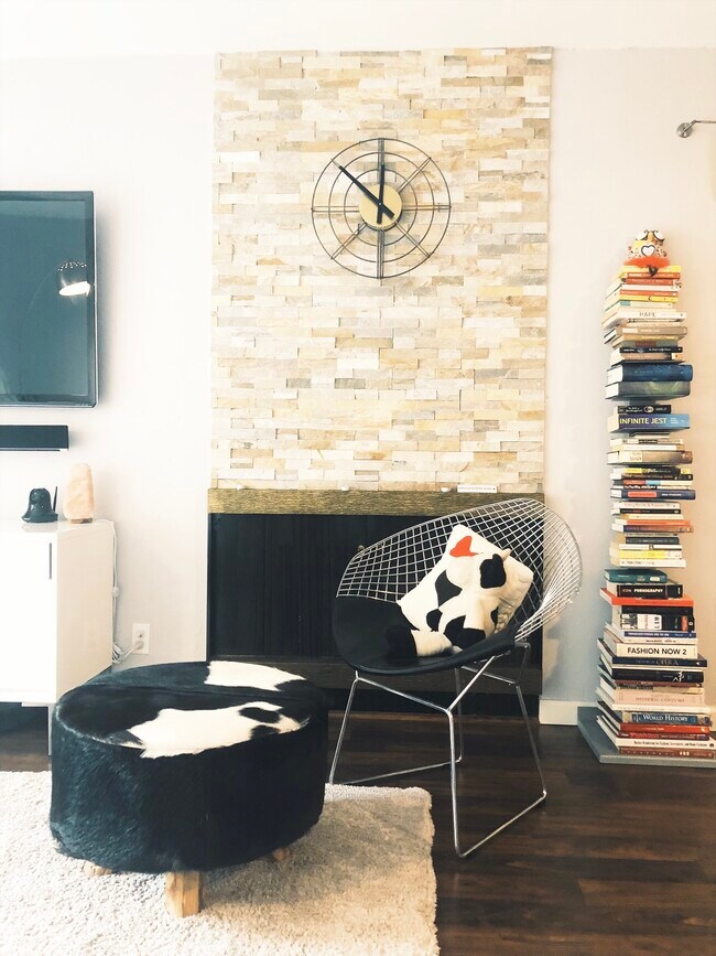 Primary Photo - 199 Montecito Ave